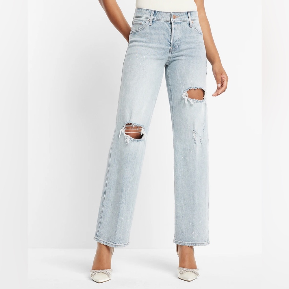 Express Low Rise Light Wash Ripped Baggy Relaxed Straight Jeans 8 8S 8 Short
